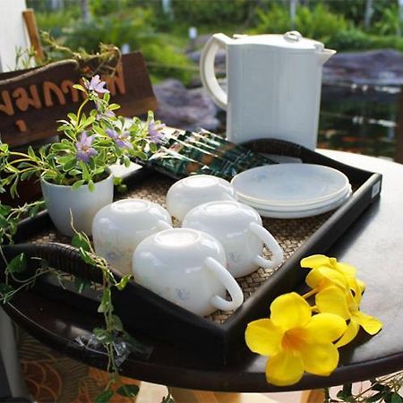 Saabpaiboon Grand Resort Ban Talat Kamer foto