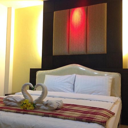 Saabpaiboon Grand Resort Ban Talat Kamer foto