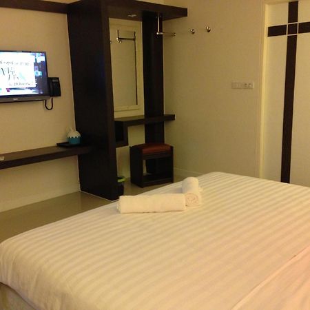 Saabpaiboon Grand Resort Ban Talat Kamer foto