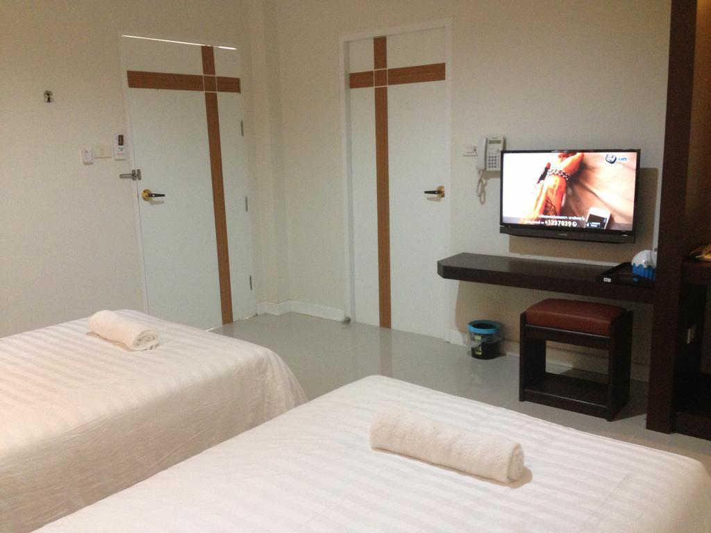 Saabpaiboon Grand Resort Ban Talat Kamer foto