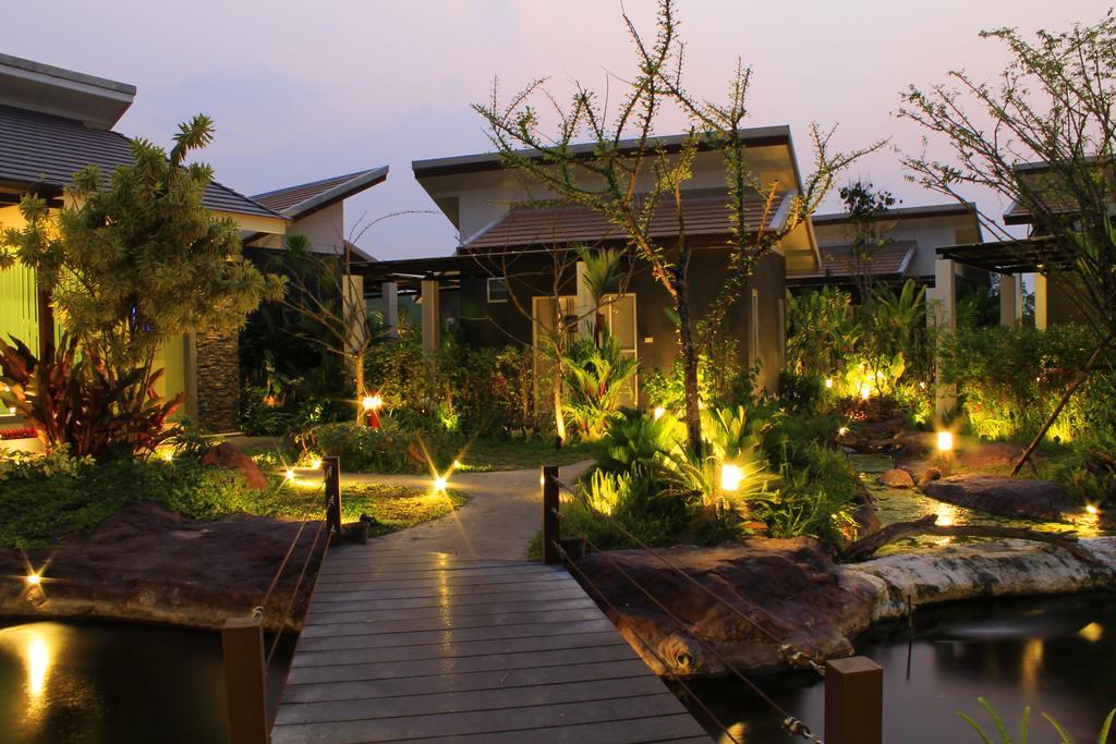 Saabpaiboon Grand Resort Ban Talat Kamer foto